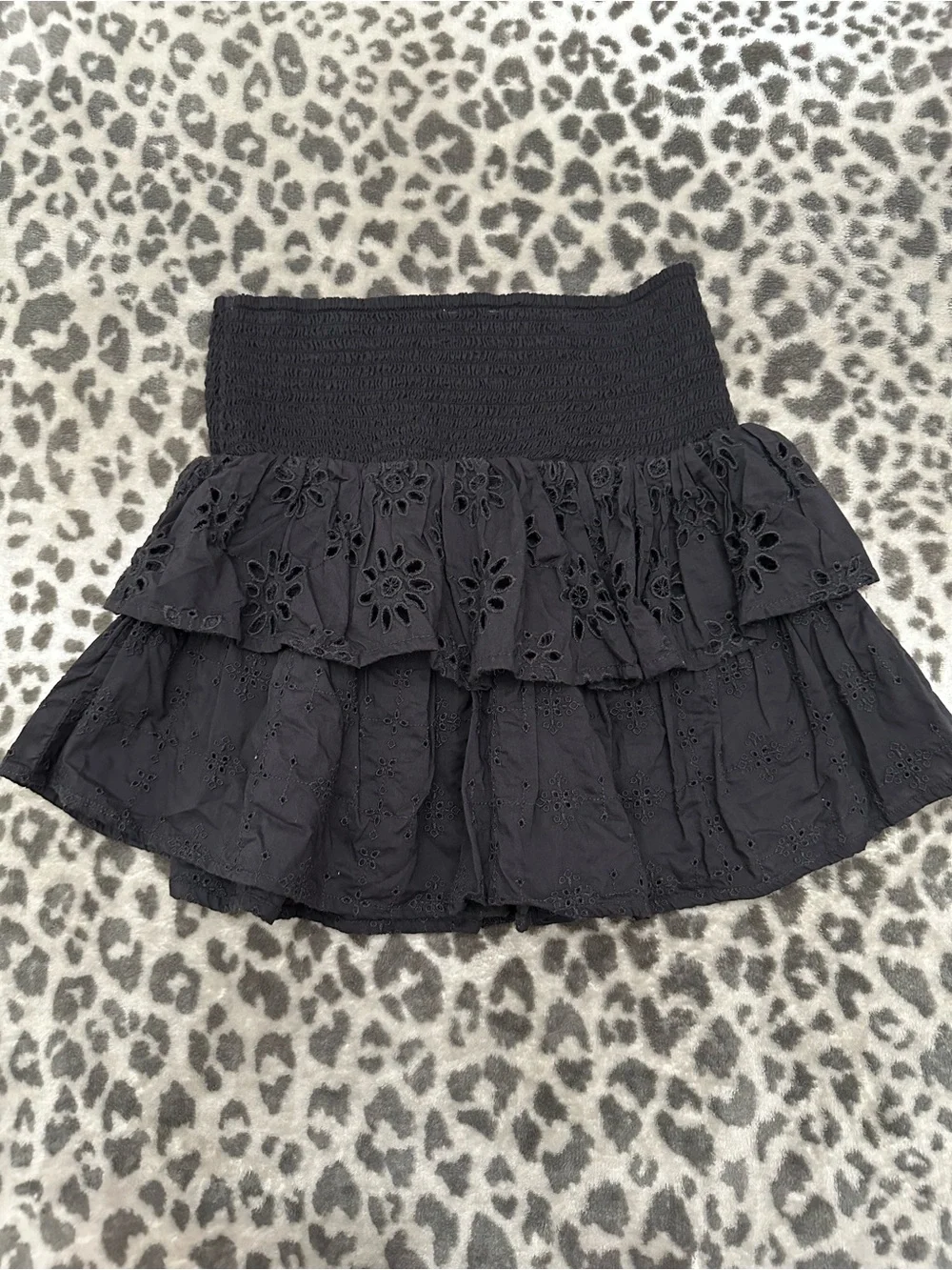 American Eagle Smock Waist Eyelet Tiered Mini Skirt in Black / Dark Gray Size XS - Picture 11 of 14